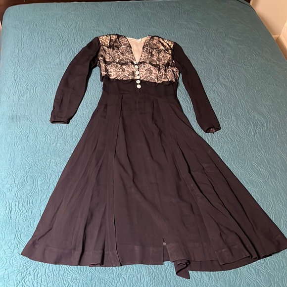 Vintage 1930’s Dress - Picture 2 of 10